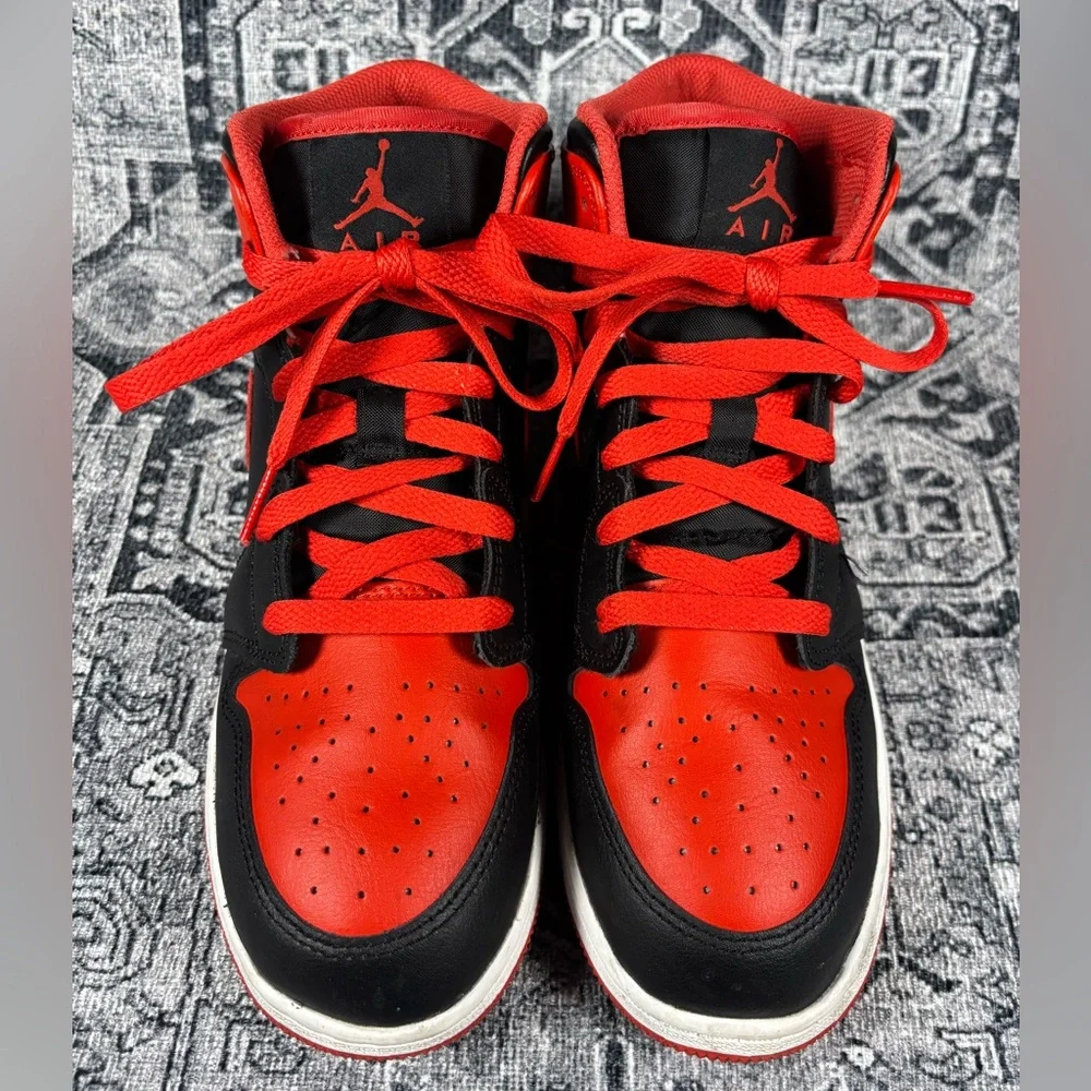 Nike‎ Air Jordan 1 Mid reverse bred size 7Y